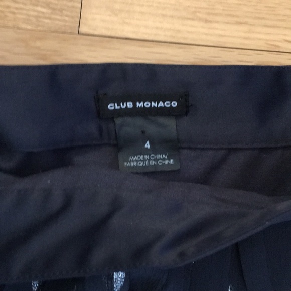 Club Monaco blue mini patterned skirt. - Picture 2 of 3